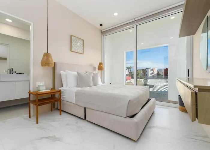 New 3br With Exceptional Location With Pool Appartement
